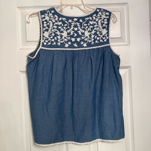 Light embroidered denim tank - Picture 3 of 3